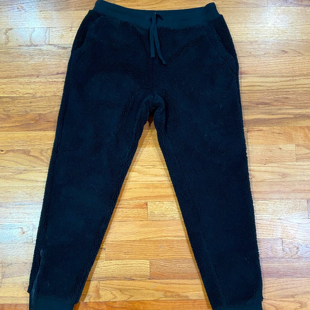 Black Sherpa joggers men’s